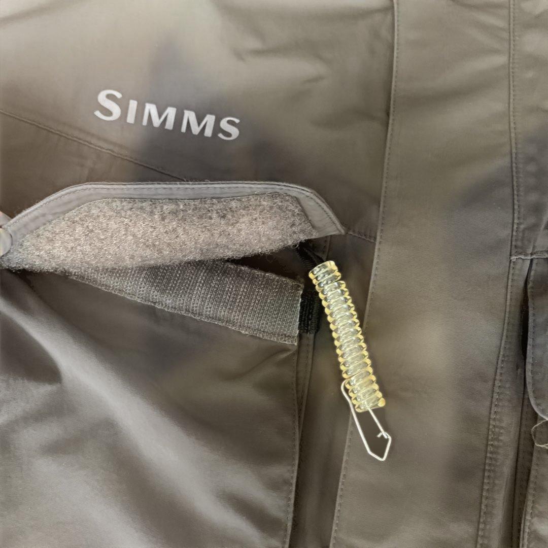 SIMMSシムス　カーキ色ＸＬ　ブルゾン　フィッシングジャケットウェア