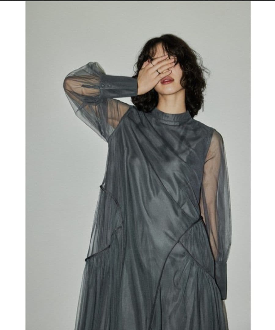 niana チュールパイピングAラインドレス