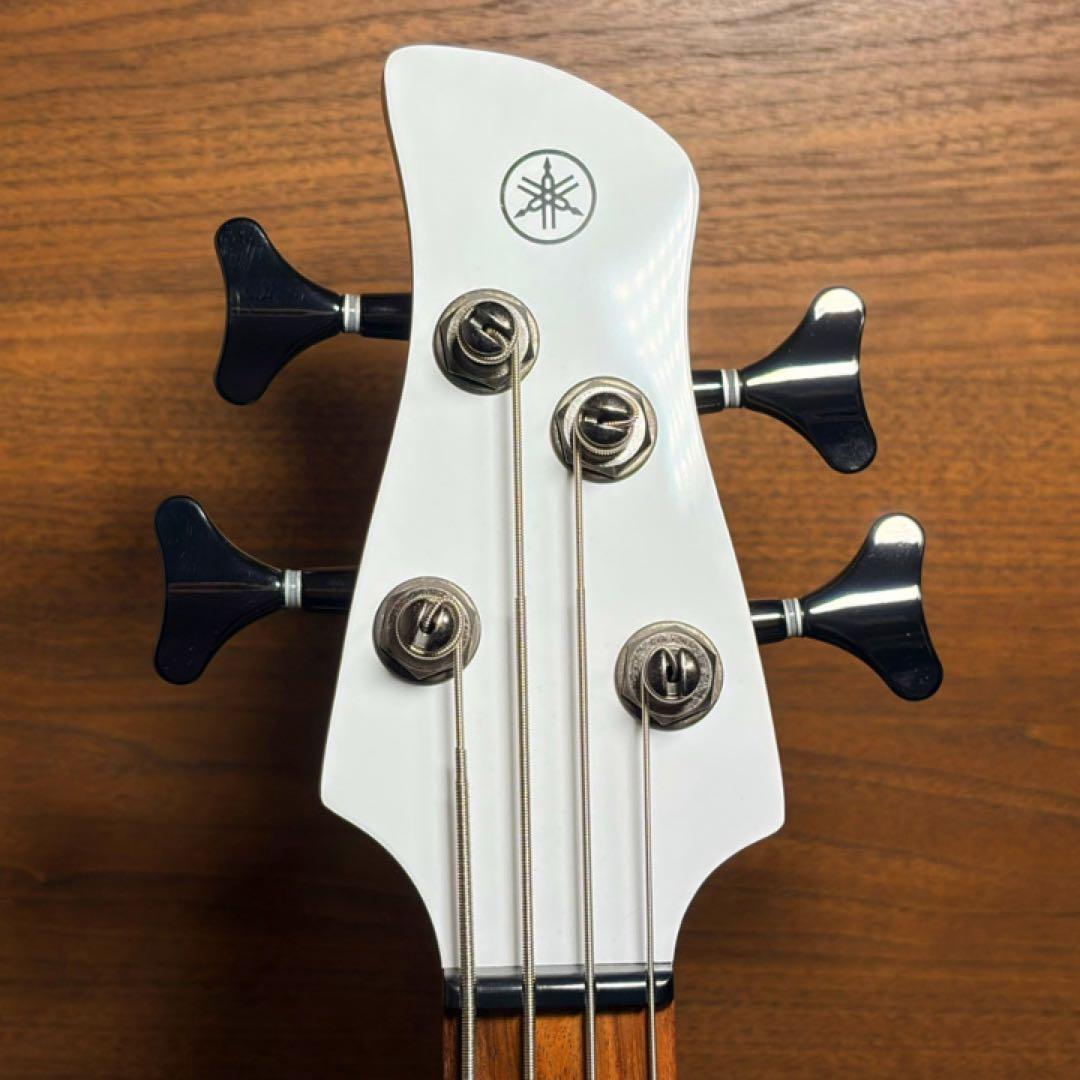 YAMAHA / TRBX304 エレキベース 純正ソフトケース、ストラップ付き