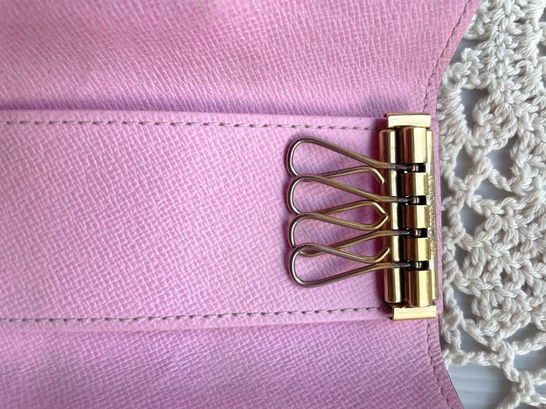 美品　LOUIS VUITTON マルチカラー4連キーケース　ホワイト