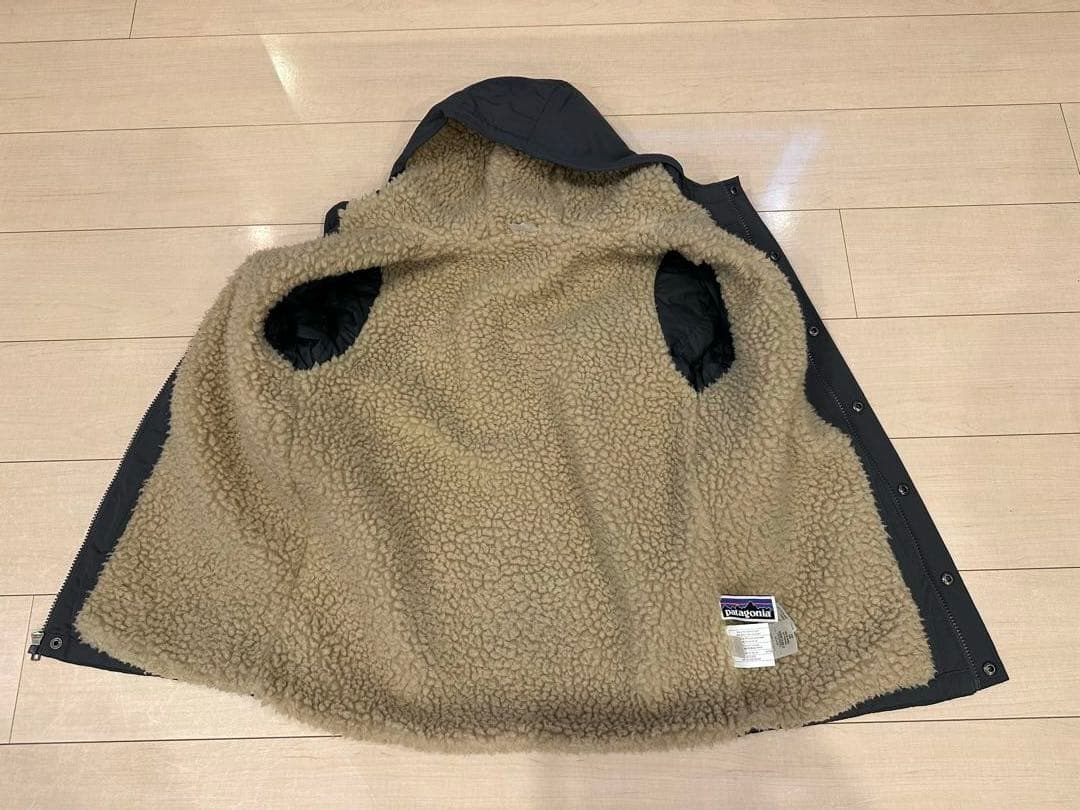 【超美品】patagonia フード付きパーカ ダークグレー