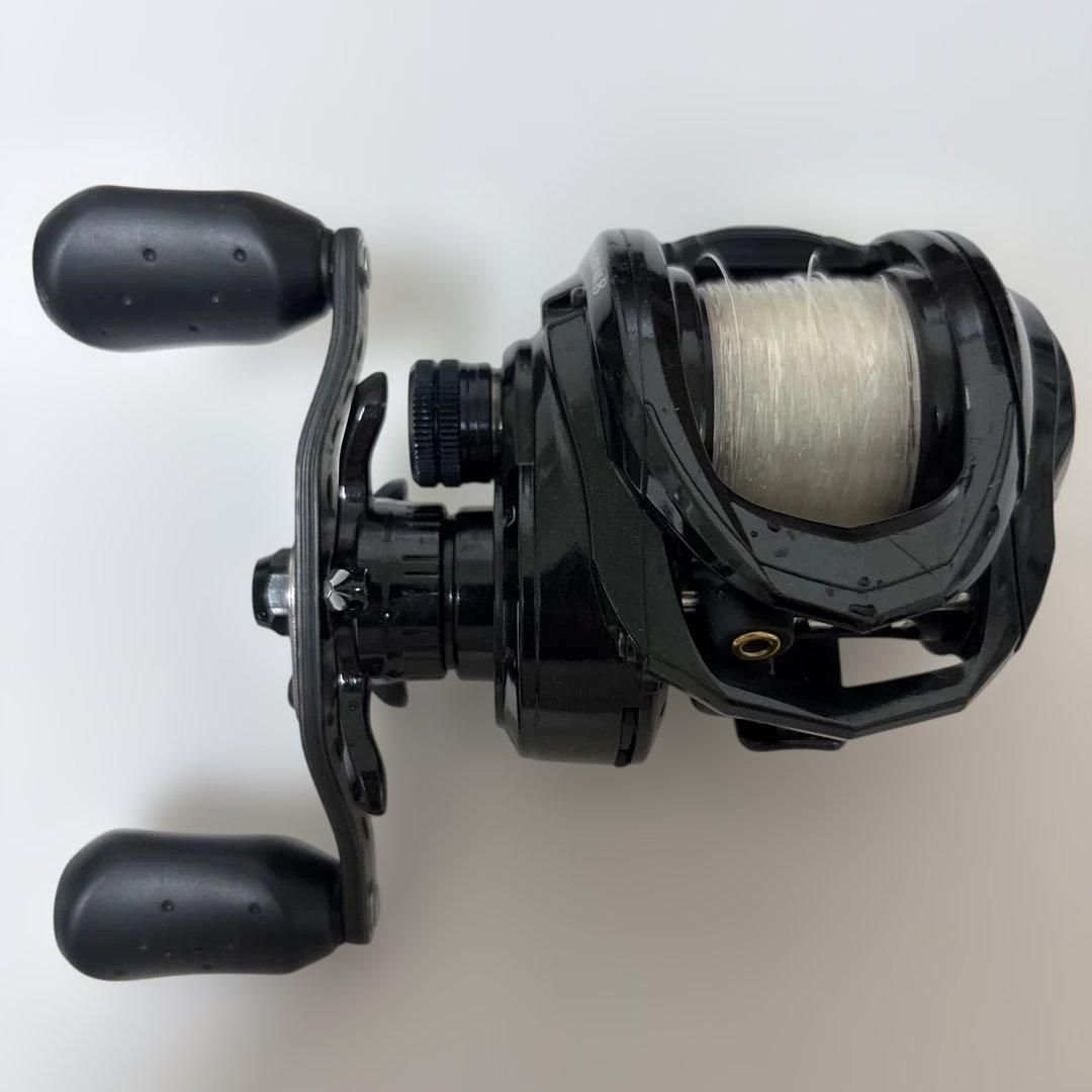Abu Garcia ROXANI 8 ベイトリール
