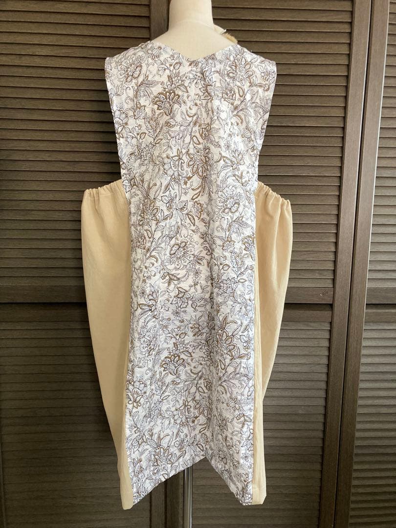 ぼりお　エプロン　割烹着　ハンドメイド　保育士　介護士　看護師　おしゃれ