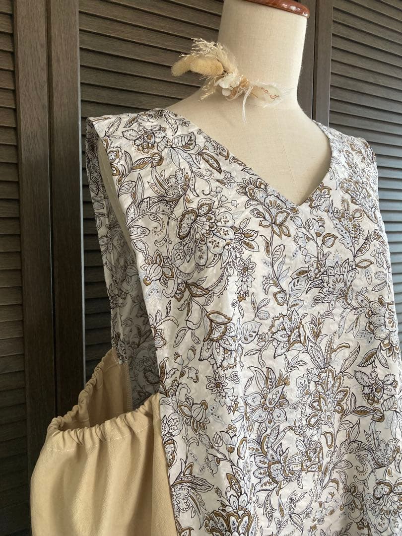 ぼりお　エプロン　割烹着　ハンドメイド　保育士　介護士　看護師　おしゃれ