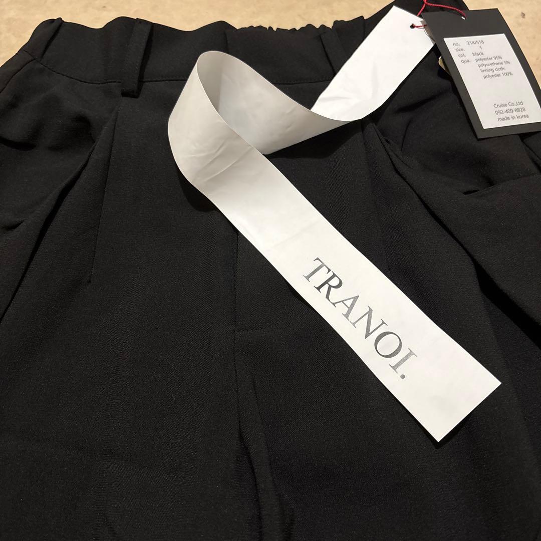 TRANOI. ブラックショートパンツ