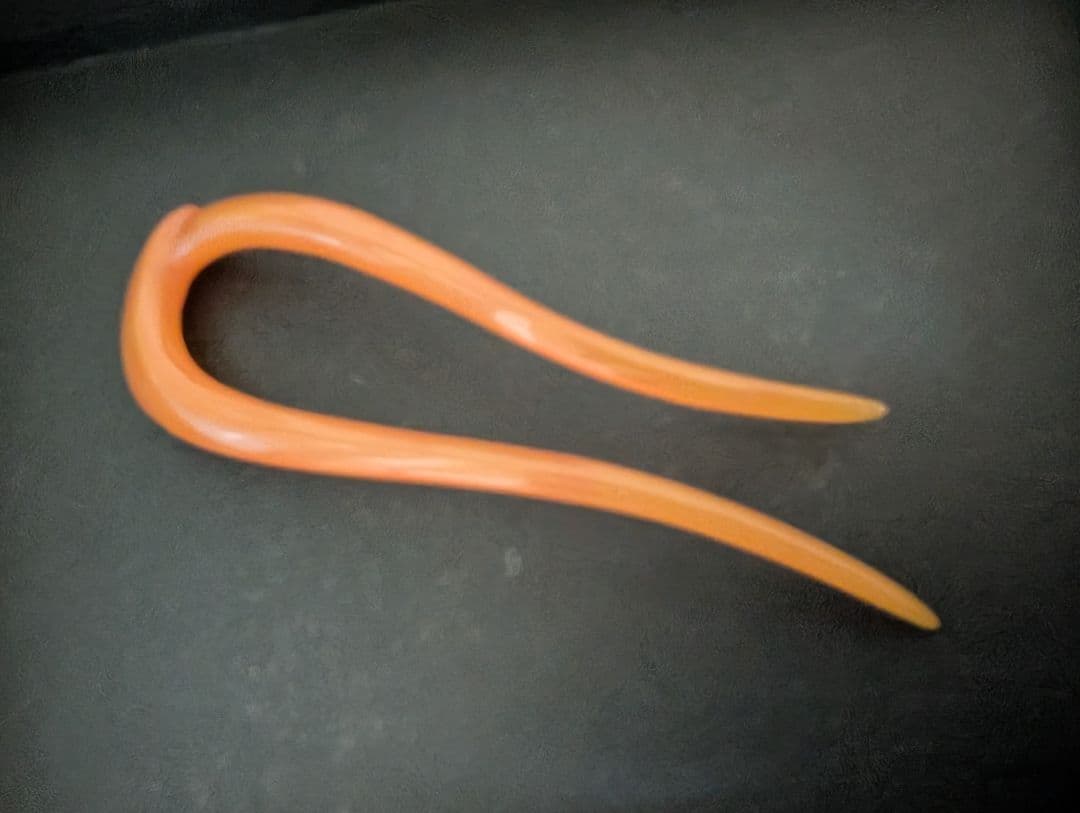 コレットマルーフ　アクリルヘアピン　オレンジ　まとめ髪に