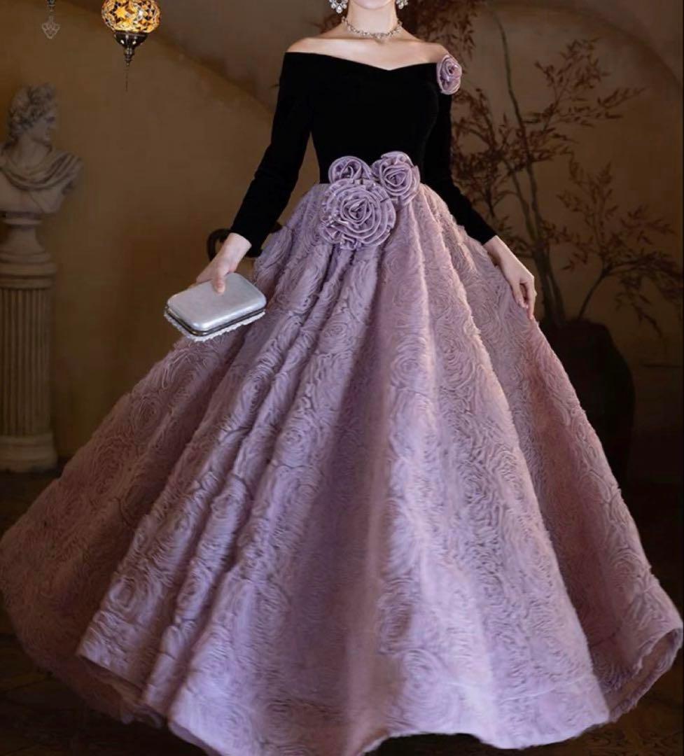 お花のデザインがゴージャスな長袖のオフショル ロングドレス