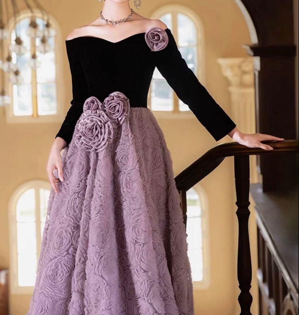 お花のデザインがゴージャスな長袖のオフショル ロングドレス