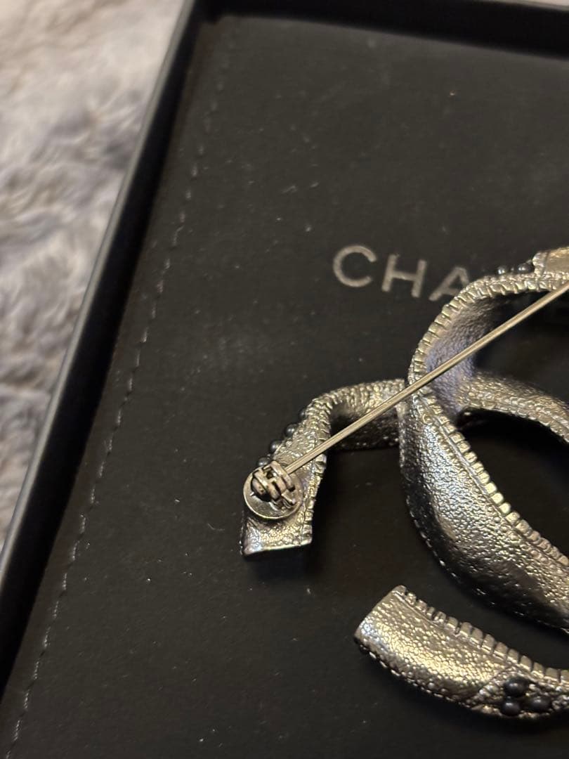 CHANEL ブローチ