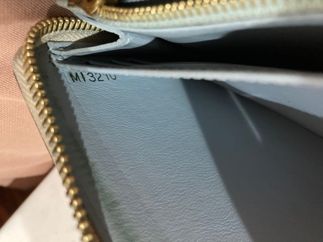 LOUIS VUITTON ベージュ 長財布