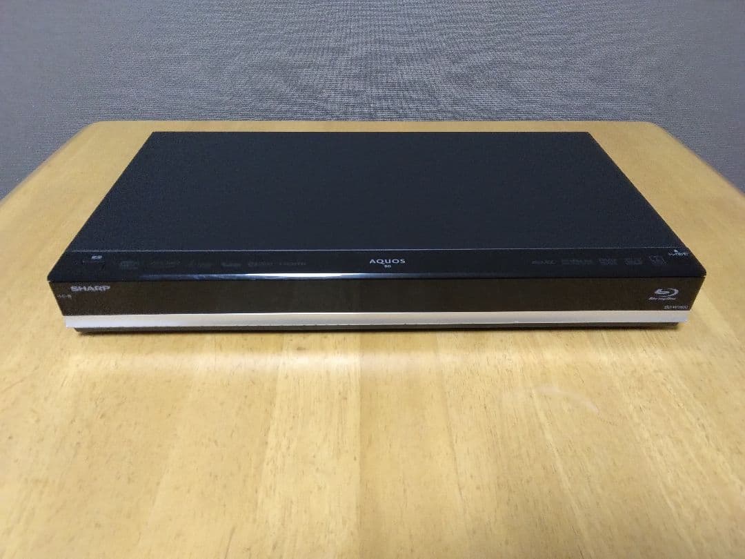SHARP AQUOSブルーレイレコーダー　W1800 保証付き2番組同時録画
