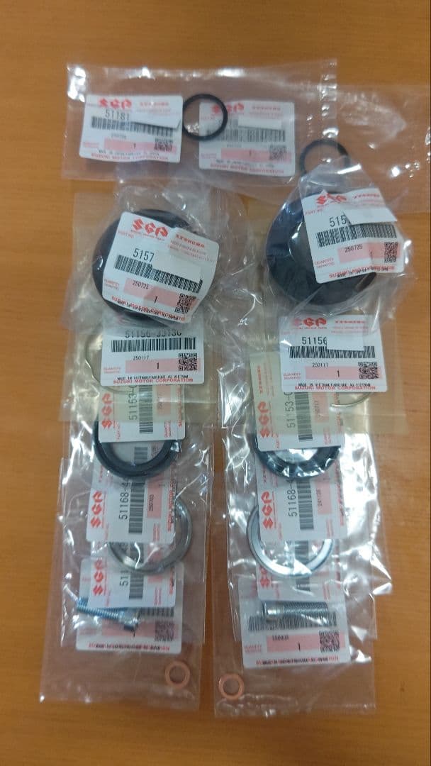 スズキ純正　GSX250E　他　フロントフォークオーバーホール部品　新品未使用