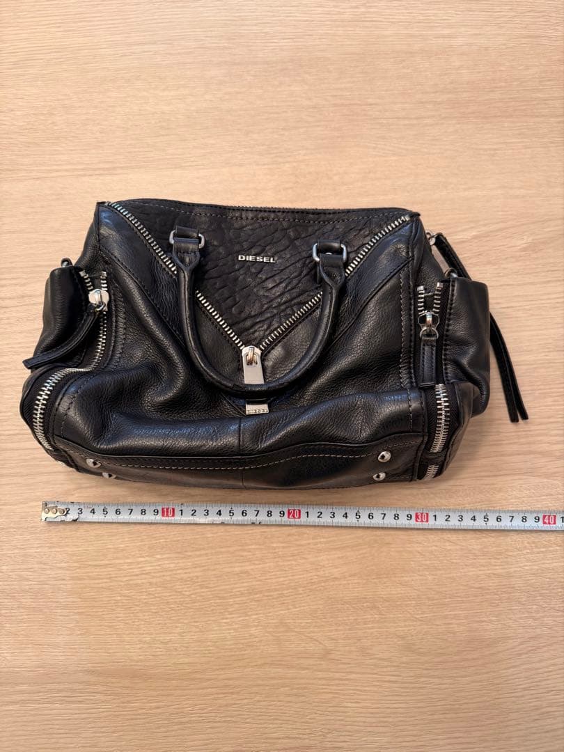 DIESEL LE-ZIPPER クロスボディー　バッグ　ブラック