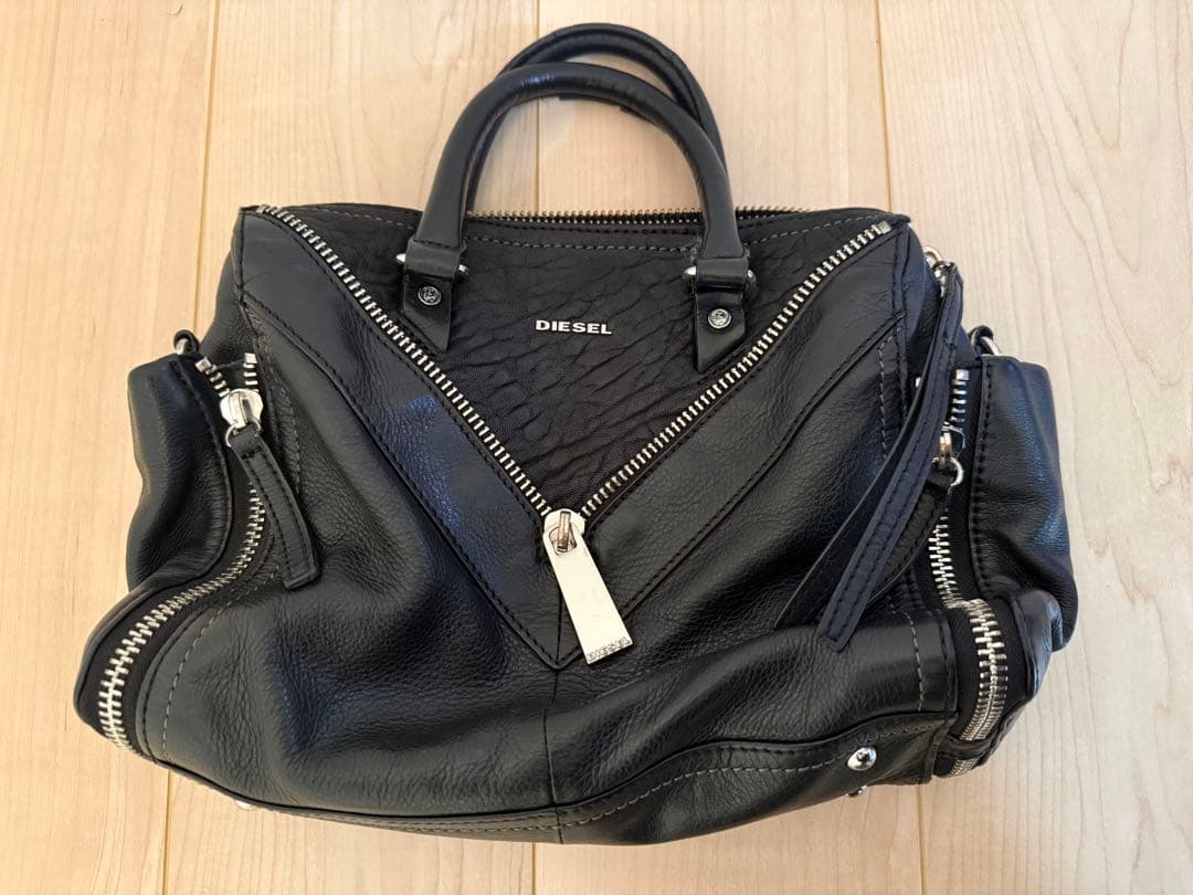 DIESEL LE-ZIPPER クロスボディー　バッグ　ブラック