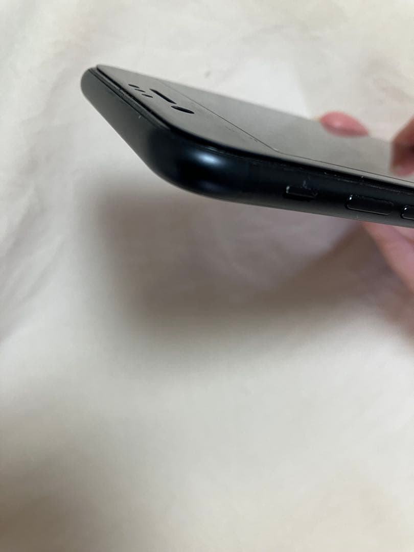 Iphone SE2 アイフィンSE2