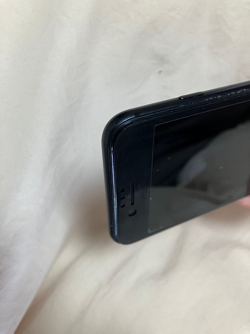 Iphone SE2 アイフィンSE2