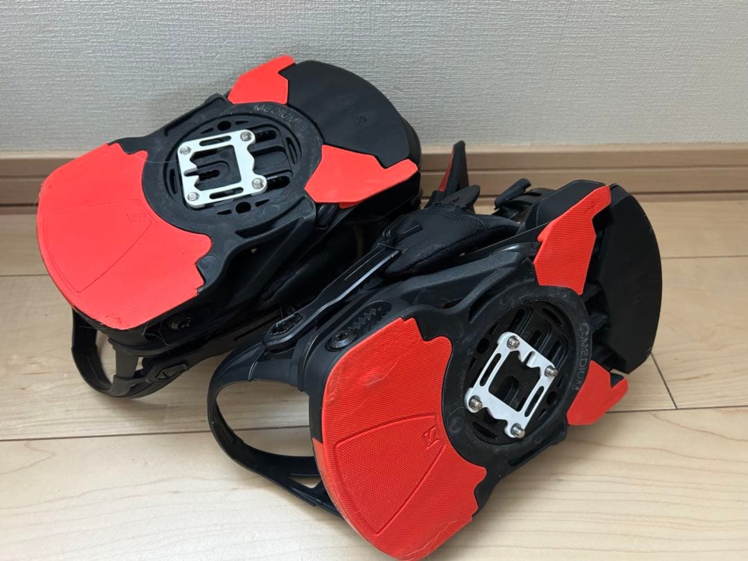 サロモン　ホログラムシャドウMサイズ