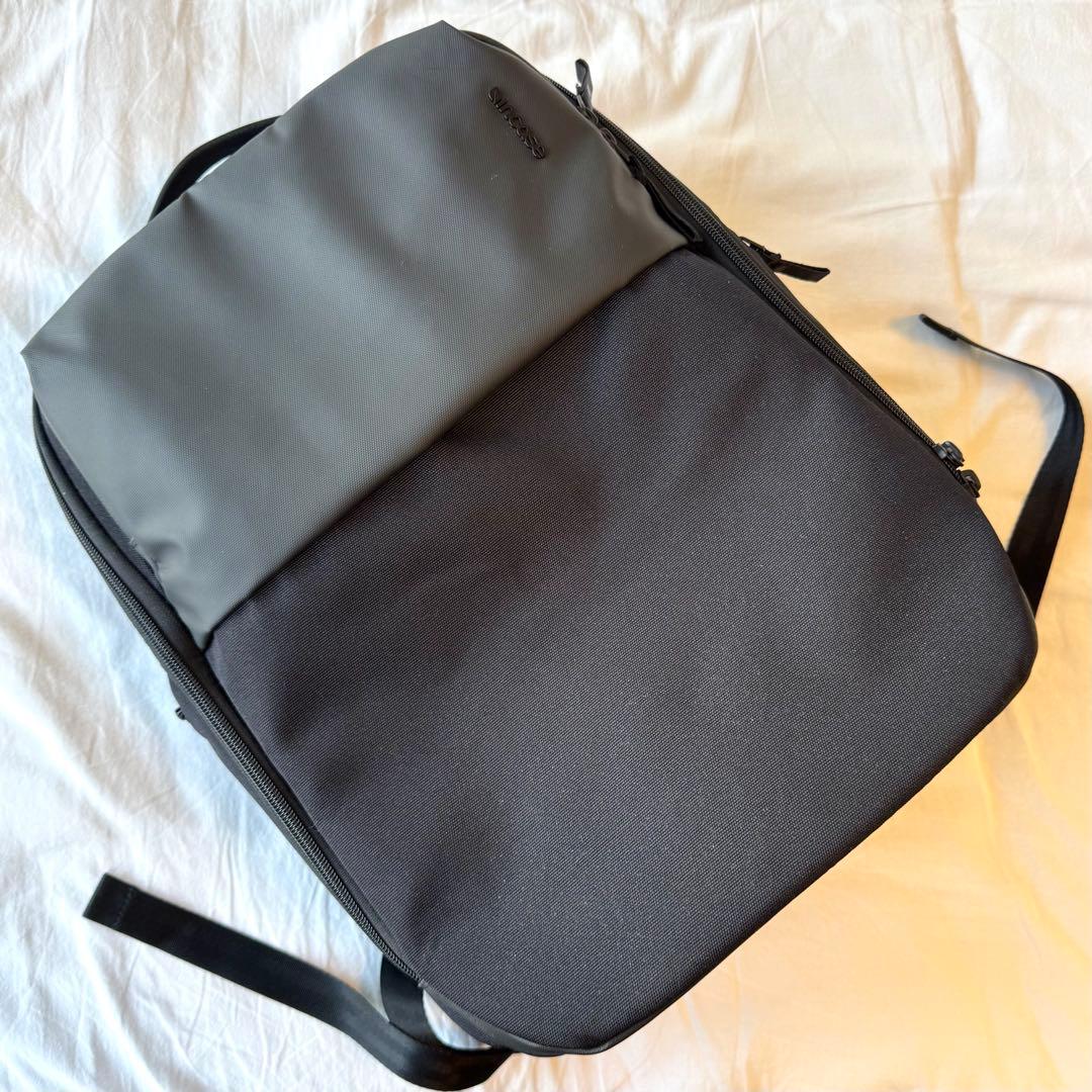 【incase】A.R.C. Daypack 20L Black