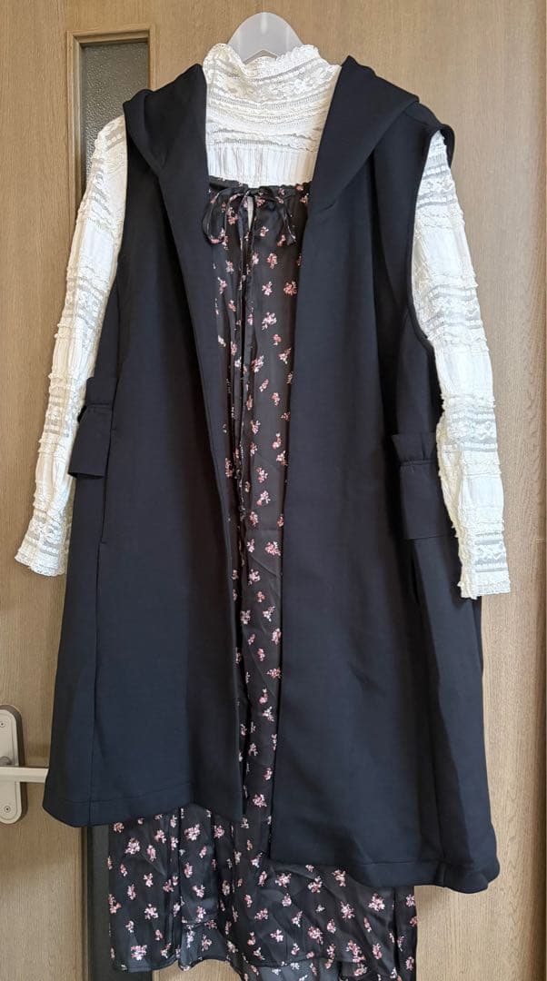 美品☆ローズティアラダンボールニットジレベスト黒大きいサイズ46