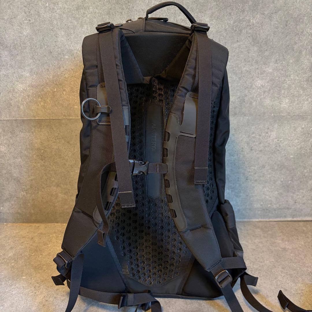 sss777様　アークテリクス　アロー22 最新型　リュック　ブラック