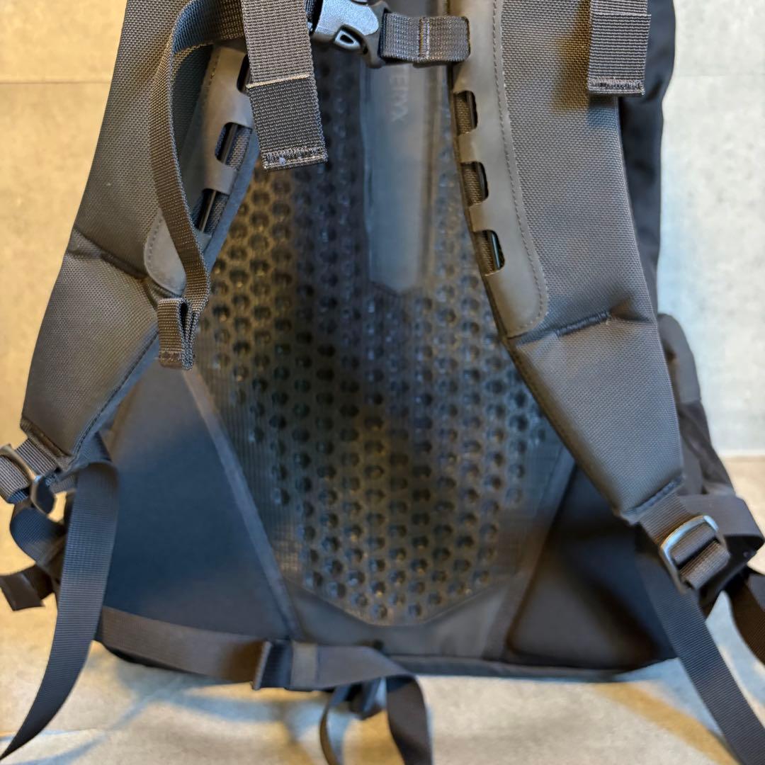 sss777様　アークテリクス　アロー22 最新型　リュック　ブラック