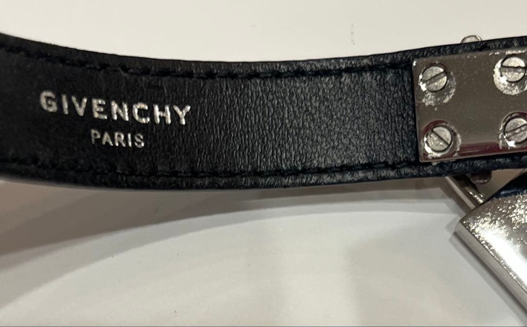 良品☆ジバンシィ 4Gパドロックスモール ブレスレット　バングル カデナ レザー