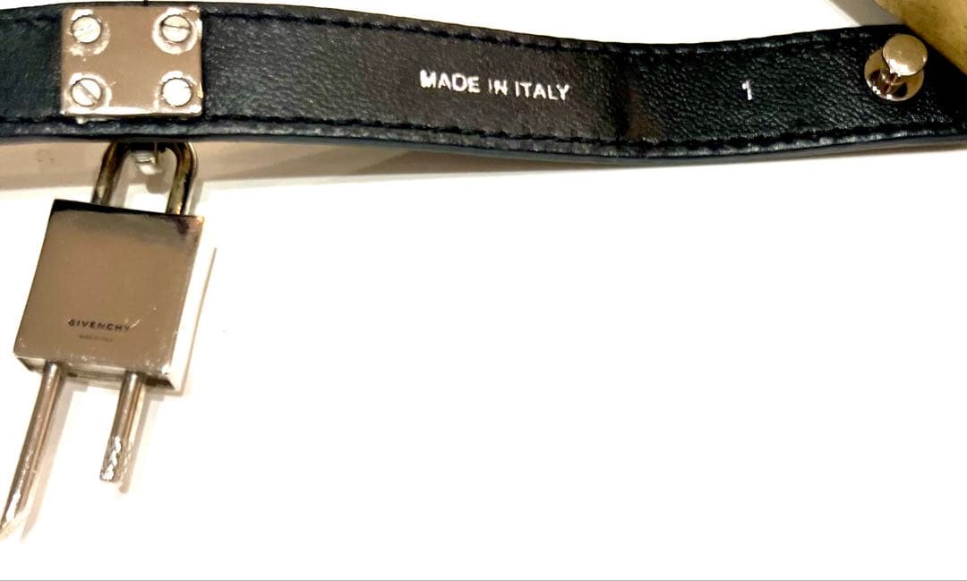 良品☆ジバンシィ 4Gパドロックスモール ブレスレット　バングル カデナ レザー