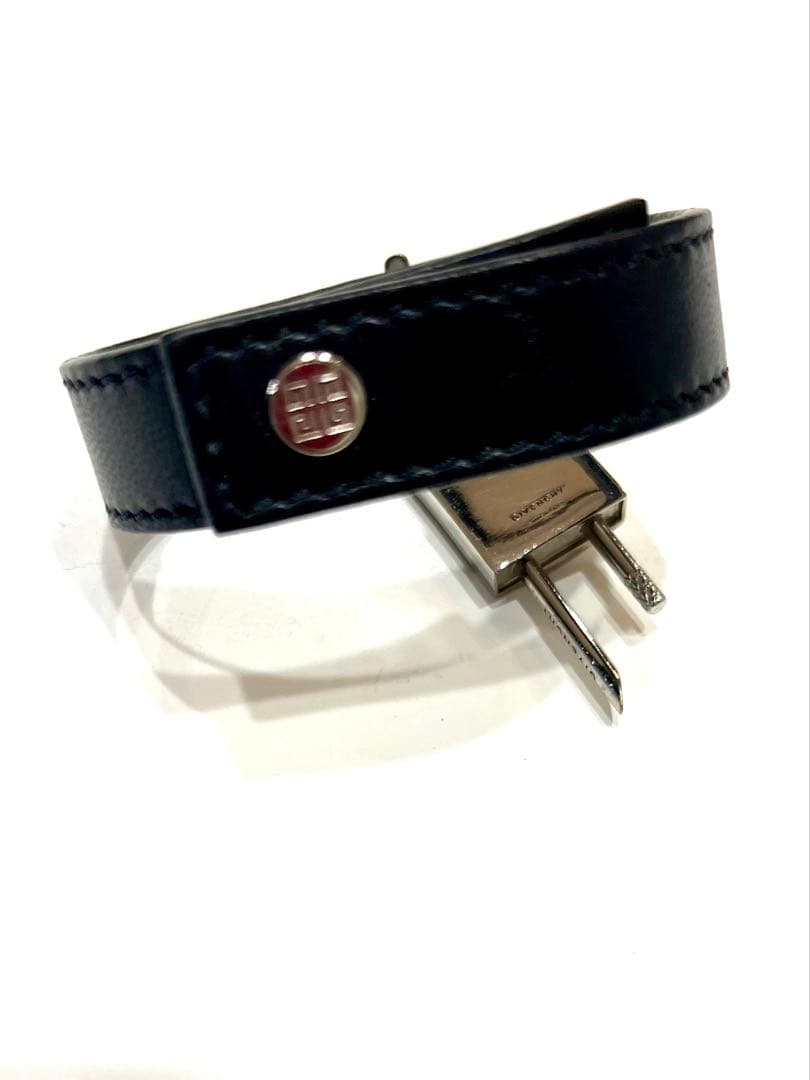 良品☆ジバンシィ 4Gパドロックスモール ブレスレット　バングル カデナ レザー