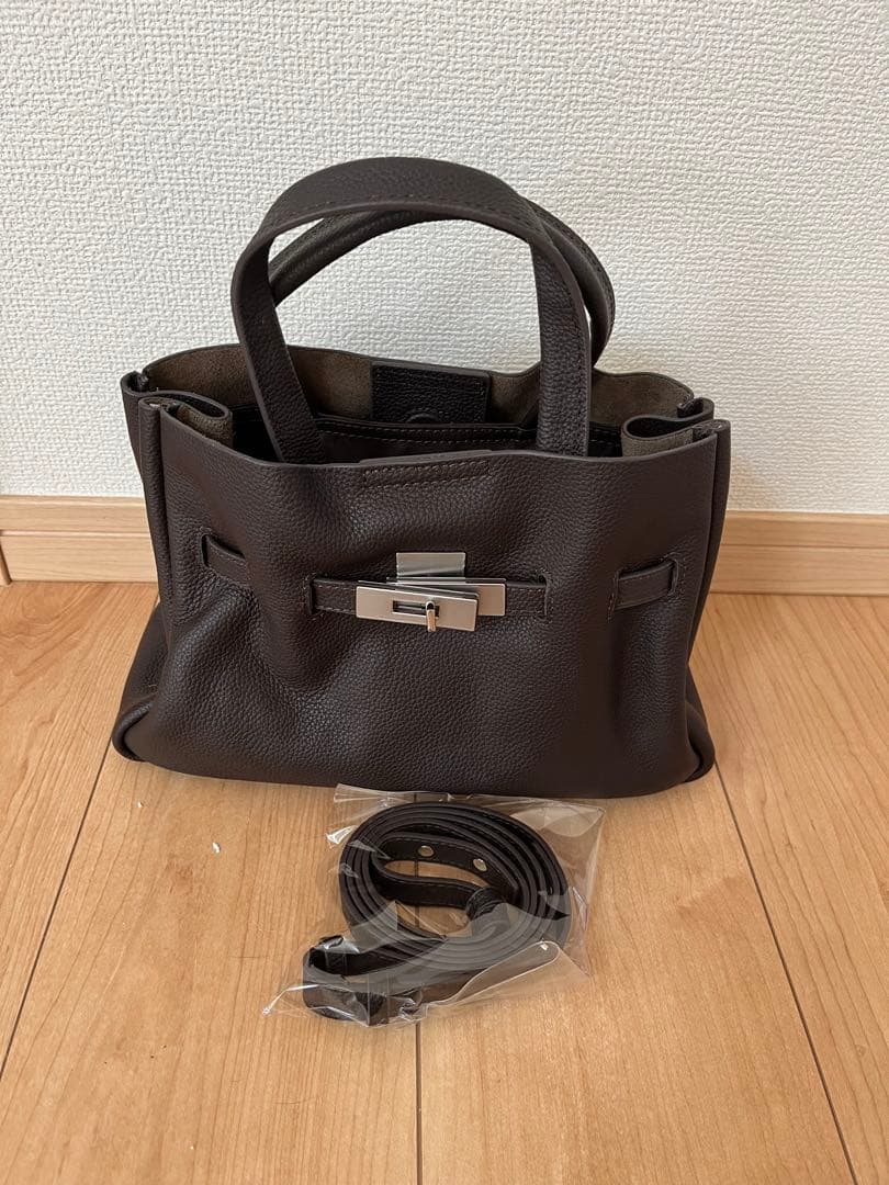 mal.レレレ　新品未使用　ダークブラウン 本革ショルダーバッグ