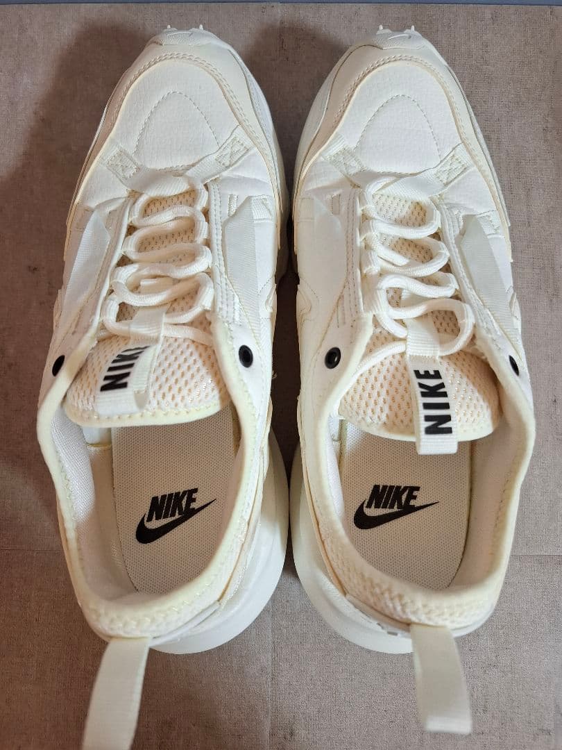 【NIKE】 TC7900 25cm ホワイト スニーカー