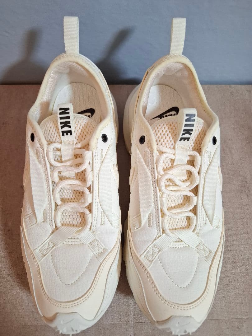 【NIKE】 TC7900 25cm ホワイト スニーカー