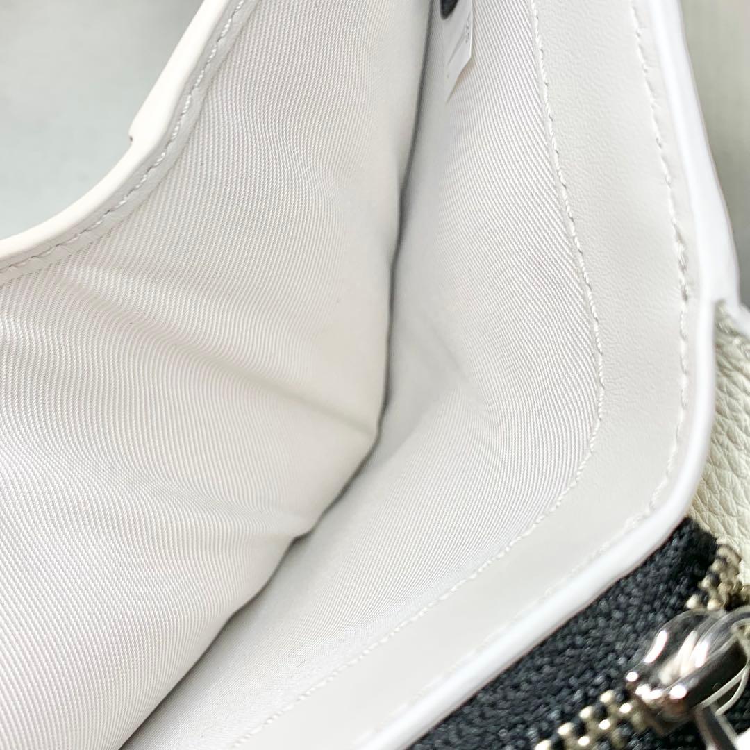 新品 MARC JACOBS THE WILD DAISY 折り財布 レザー