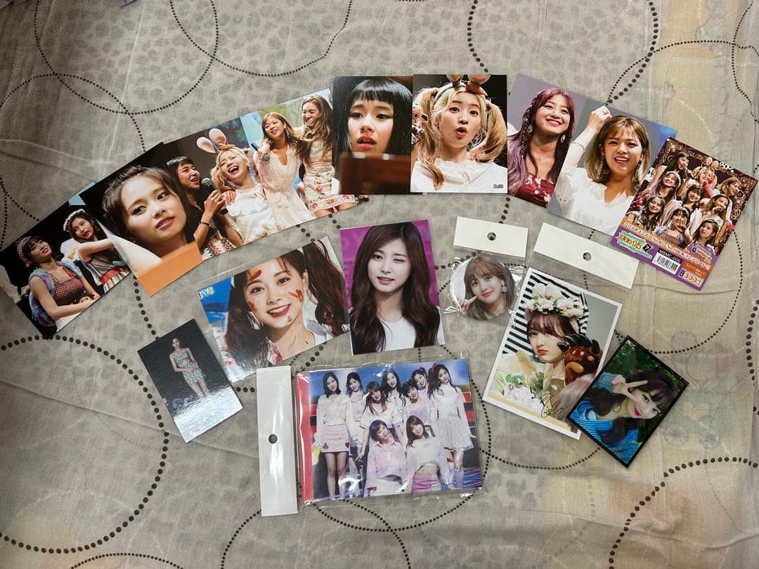 ツウィ うちわ ポスター アルバム aboutzu ラントレ まとめ売り