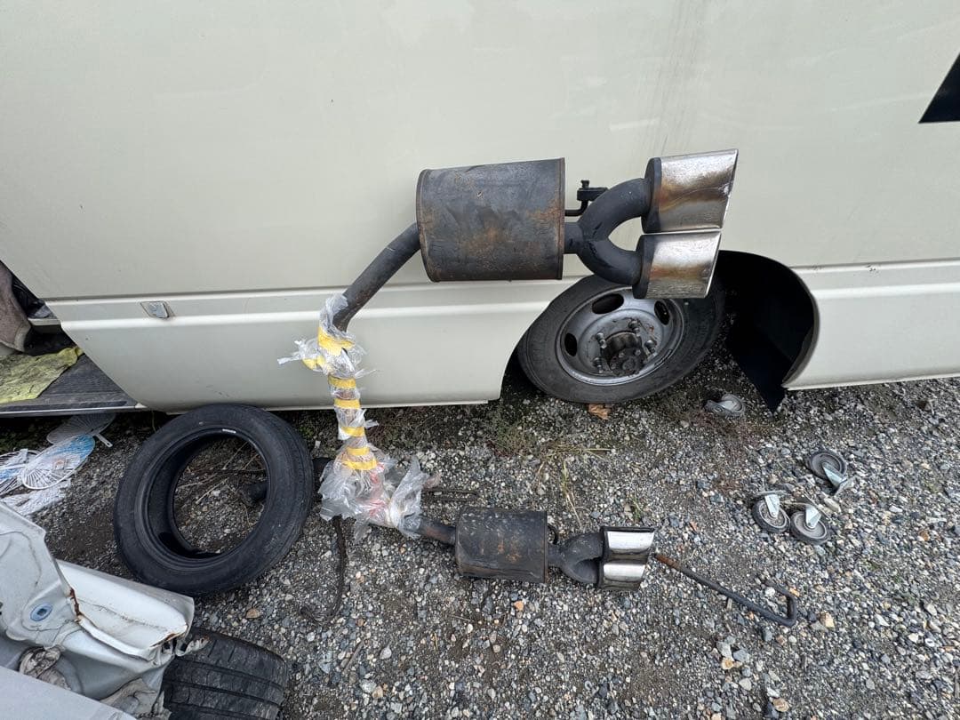 プリウス30マフラー4本出し