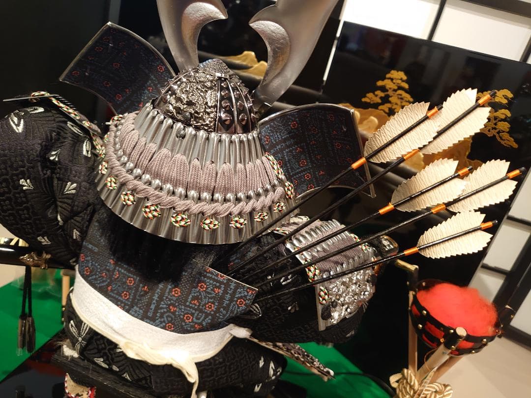 ●五月人形セット●　出世鎧着武者　子供大将　かがり火付き（電気付き）