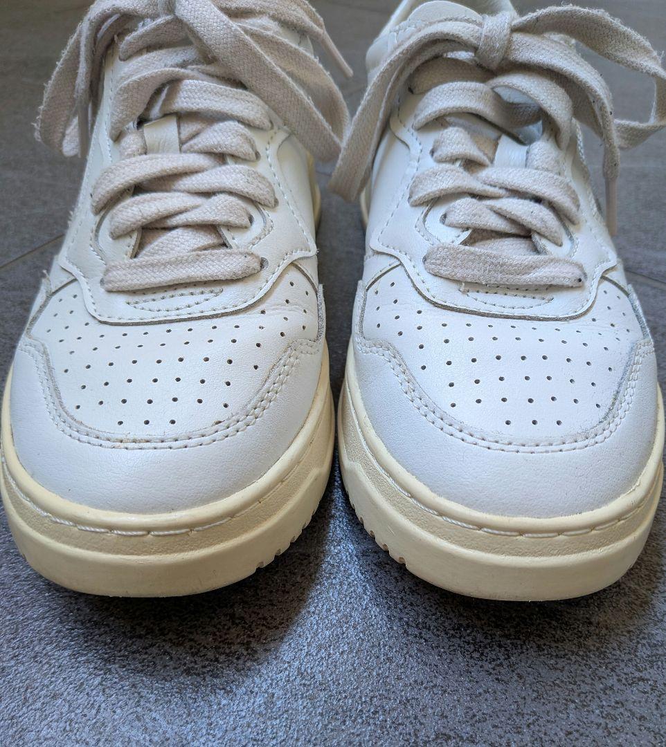 美品AUTRY オートリー スニーカー メダリスト　白　ホワイト 37