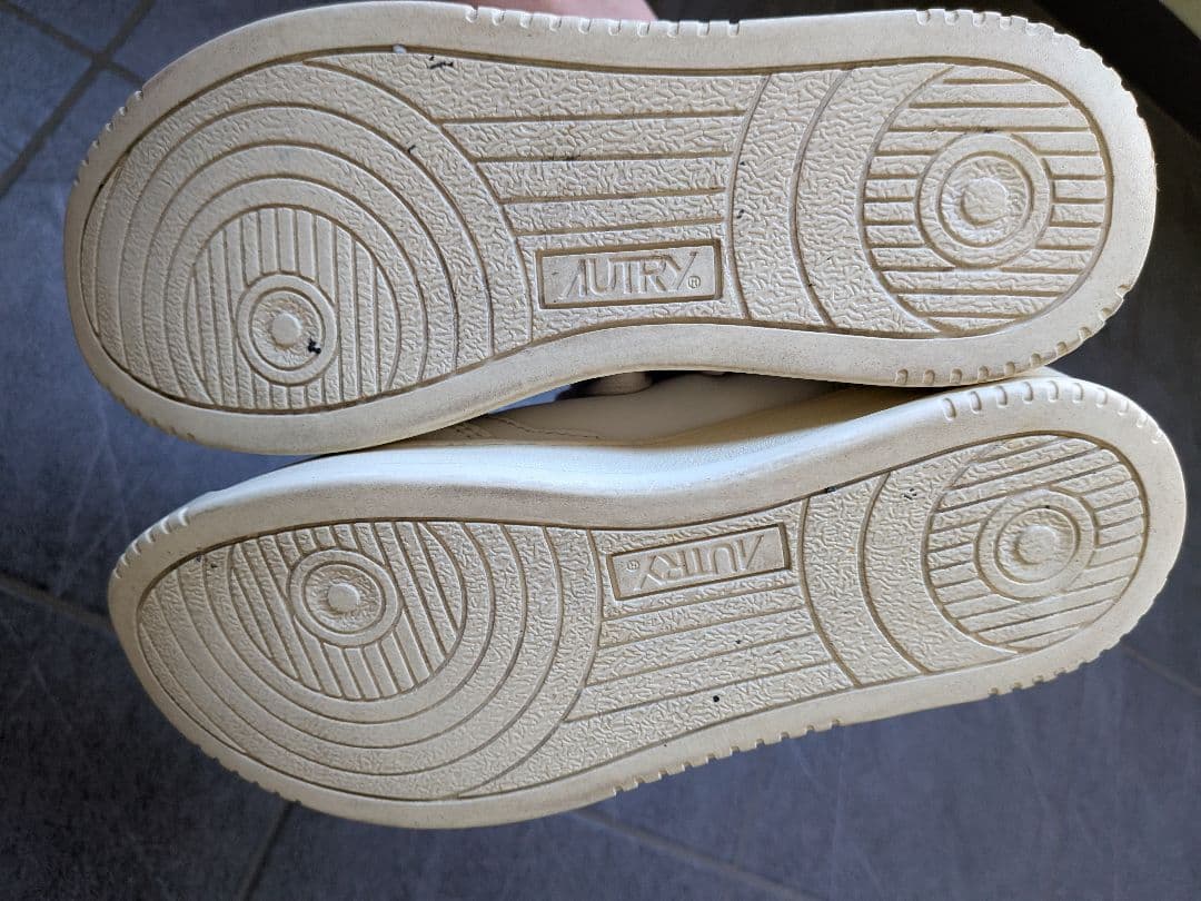 美品AUTRY オートリー スニーカー メダリスト　白　ホワイト 37