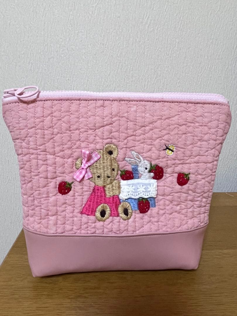 専用ページです。ピンクヌビ生地×合皮/ランチバック&ポーチ