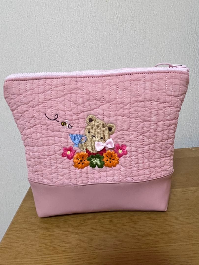 専用ページです。ピンクヌビ生地×合皮/ランチバック&ポーチ