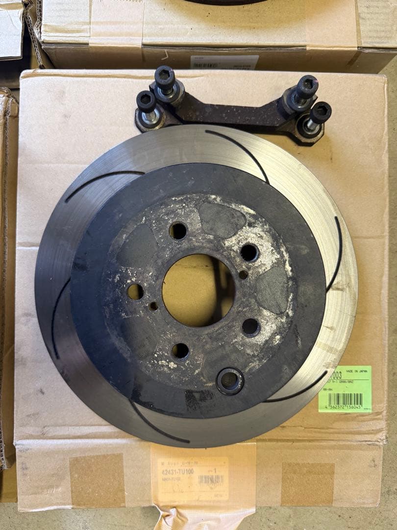 たっくん SUBARU ブレーキキャリパーキット（ZN6,ZC6）