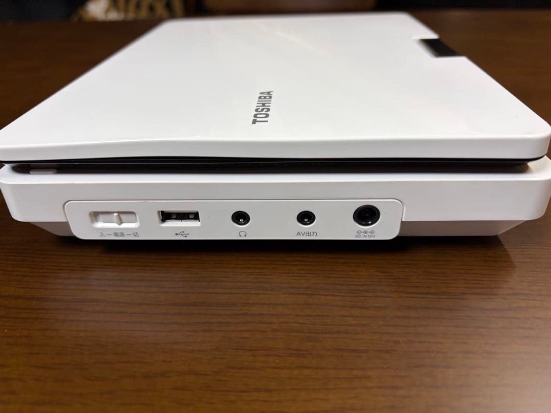 TOSHIBA REGZAポータブルDVDプレーヤー　SD-P910S 22年製