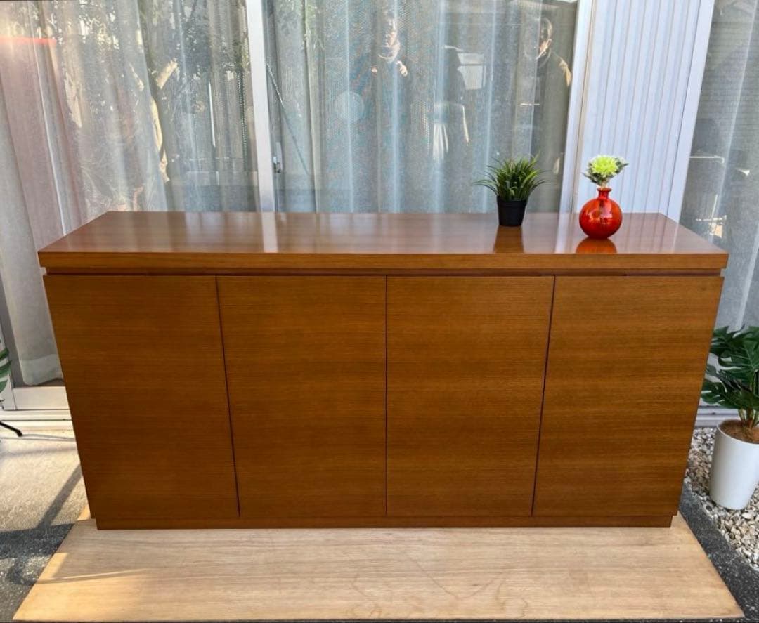 モダンスタイル　木製キャビネット　ミッドセンチュリー　サイドボード　チーク材