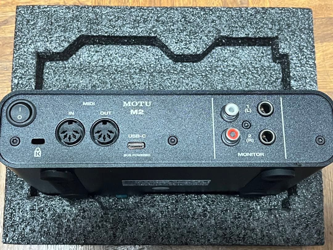 MOTU M2 オーディオインターフェース