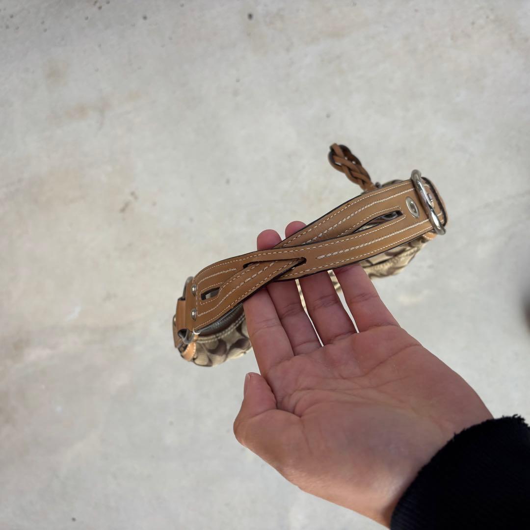 Coach half moon one shoulder bag シグネチャー