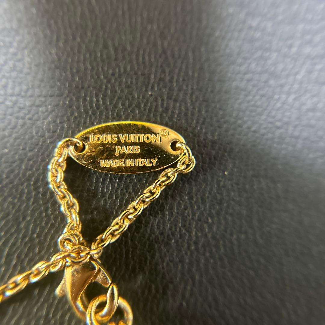 LOUIS VUITTON ゴールドネックレス