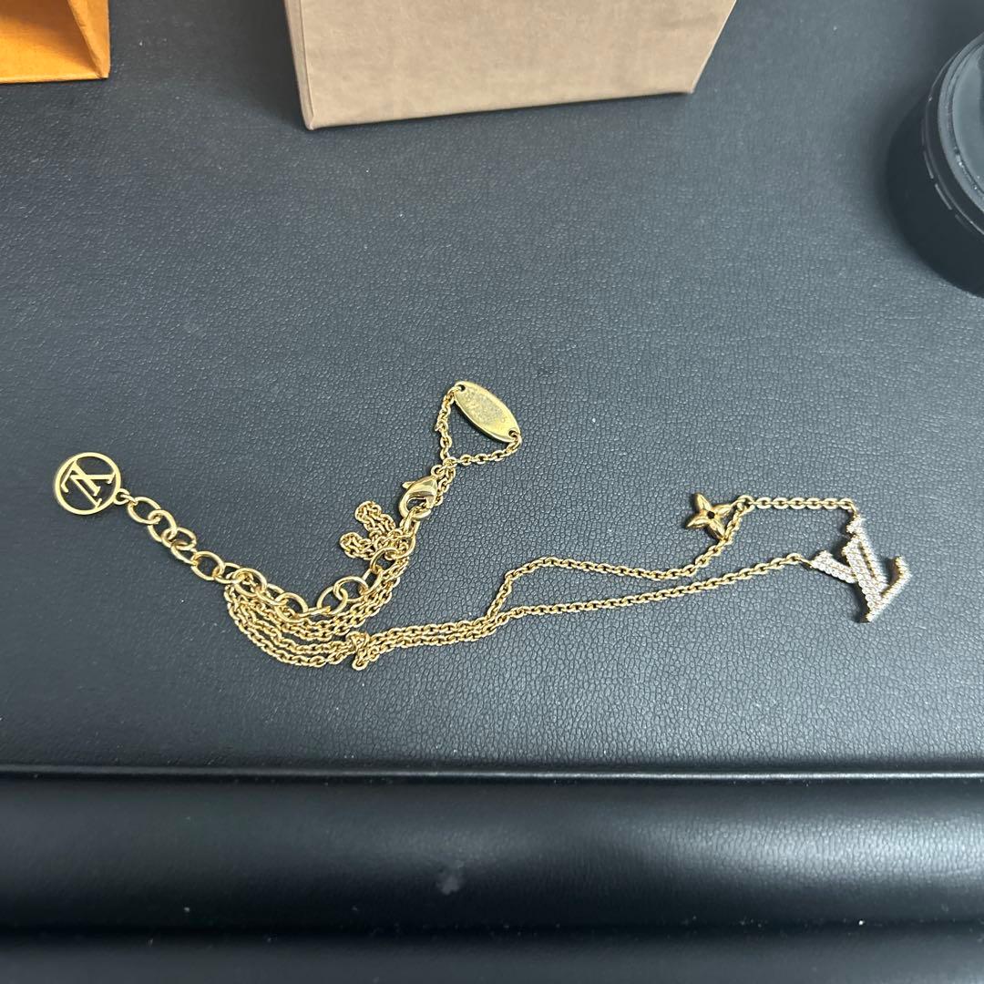 LOUIS VUITTON ゴールドネックレス