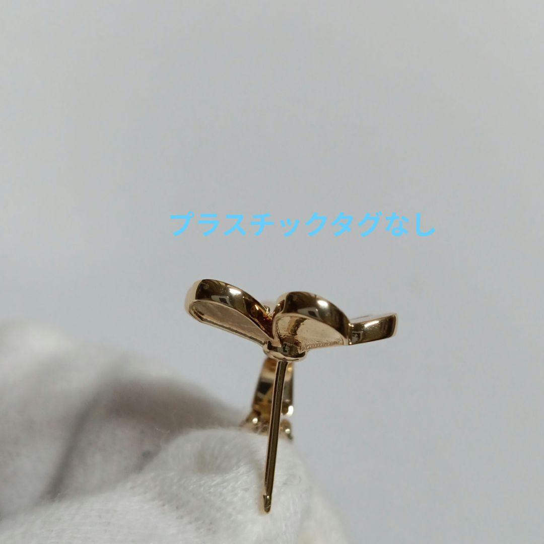 ハイクオリティ　三つ葉ピアス　フラワーピアス　イエローゴールドカラー