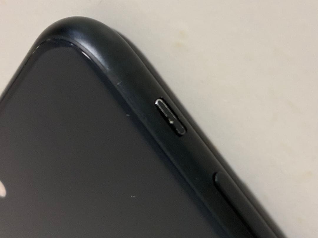 iPhone SE3 本体 64GB SIMフリー 75% 画面割れなし