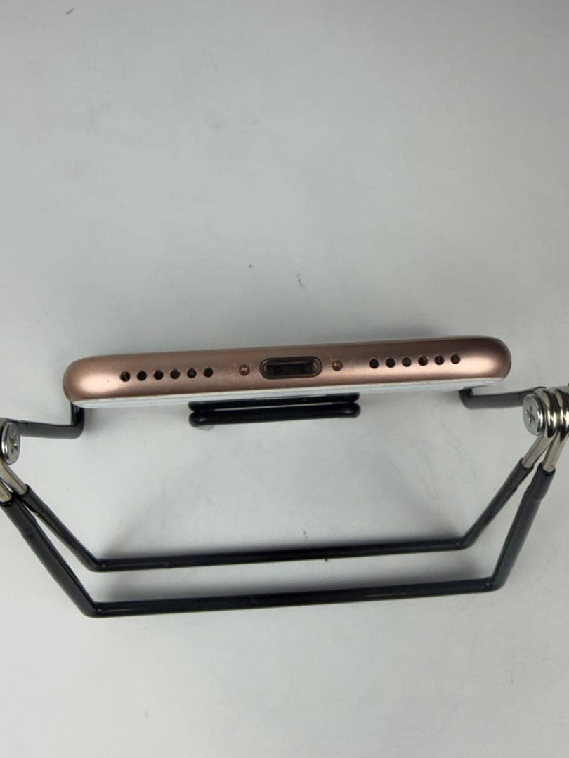 iPhone 8 Gold 64GB A1906 本体