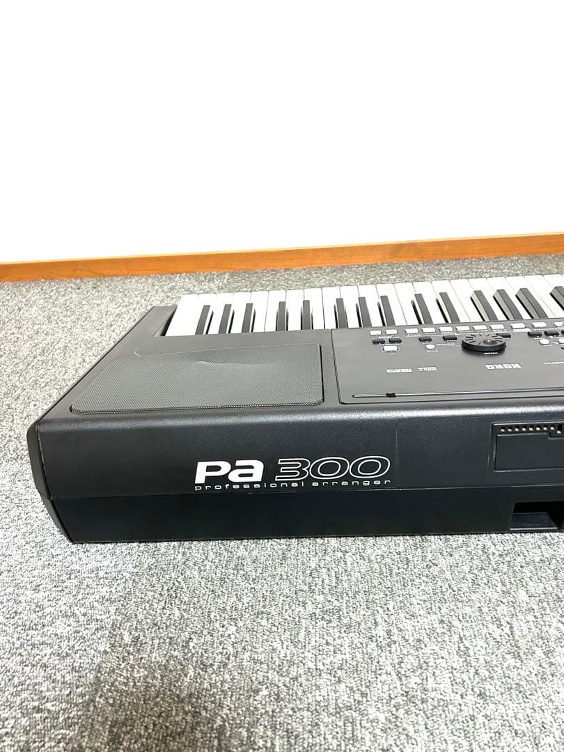 KORG コルグ Pa300 61鍵 キーボード パーソナルアレンジャー